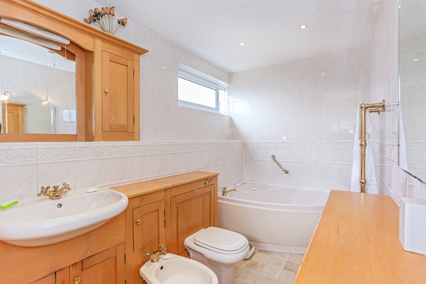 4bedroom apartment for sale in Riverside Drive, Solihull