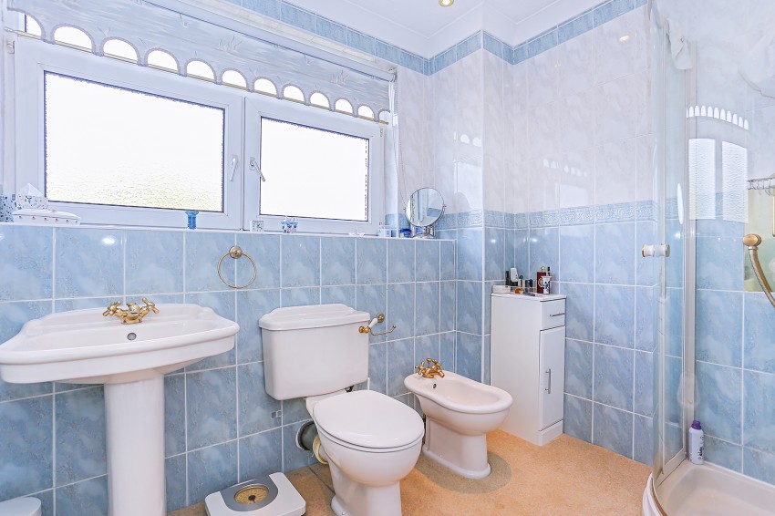 4bedroom apartment for sale in Riverside Drive, Solihull