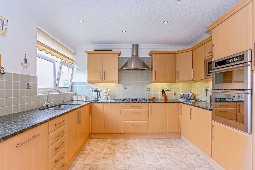 4bedroom apartment for sale in Riverside Drive, Solihull