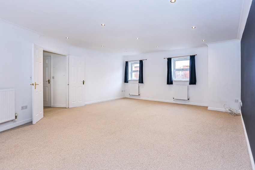 2bedroom apartment for sale in Earlswood House, 99 Rumbush Lane