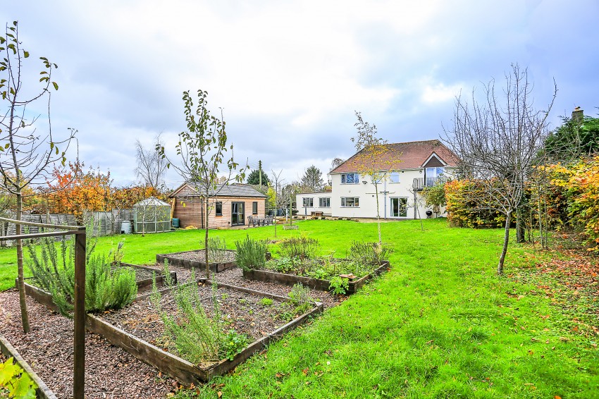 5bedroom detached house for sale in Atch Lench Road, Church Lench, Evesham