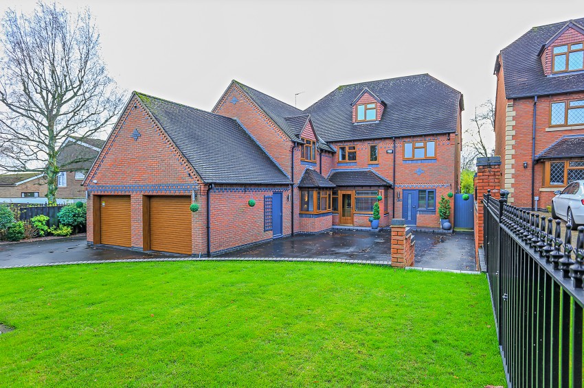 6bedroom detached house for sale in Westwood Heath Road, Coventry
