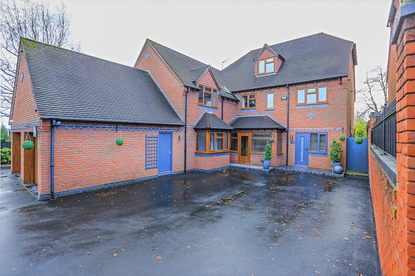 6bedroom detached house for sale in Westwood Heath Road, Coventry