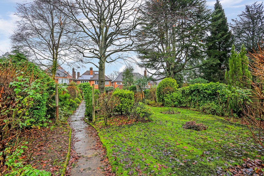 4bedroom detached house for sale in Streetsbrook Road, Solihull