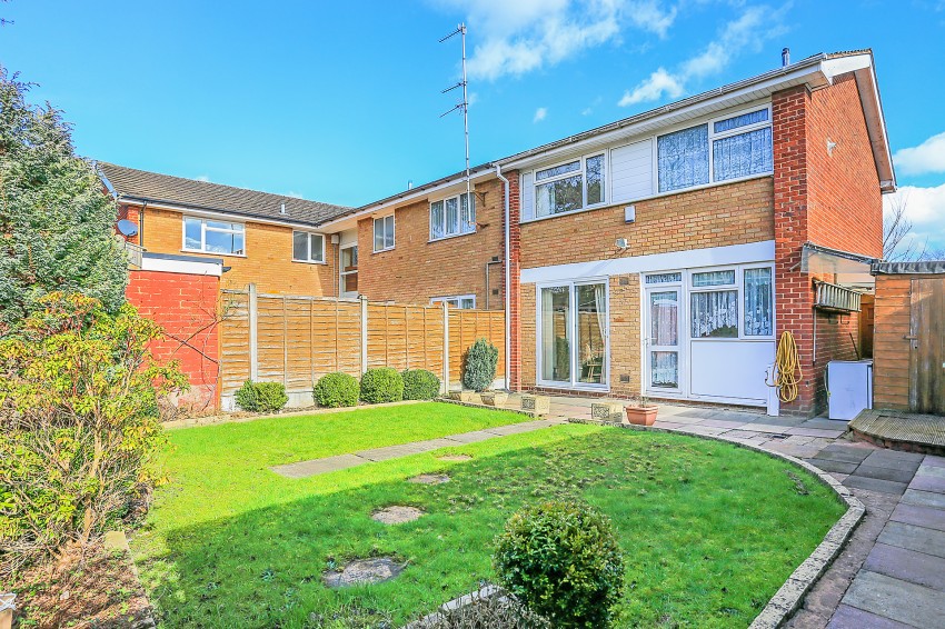 3bedroom town house for sale in Kents Close, Solihull