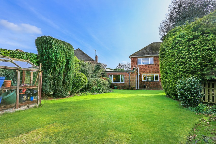 3bedroom detached house for sale in Woodchester Road, Dorridge, Solihull