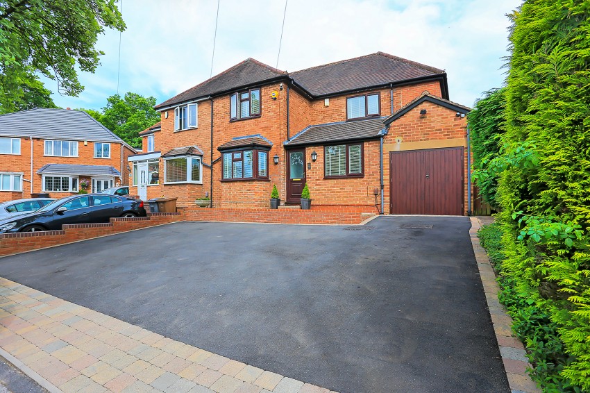 4bedroom semidetached house for sale in The Dell, Solihull