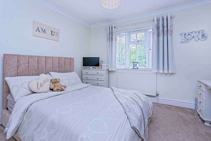 4bedroom semidetached house for sale in The Dell, Solihull