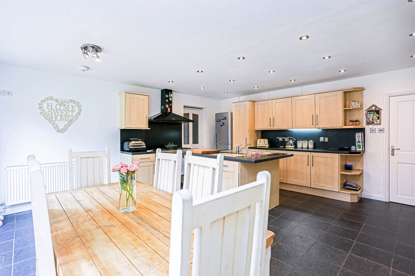 4bedroom semidetached house for sale in The Dell, Solihull