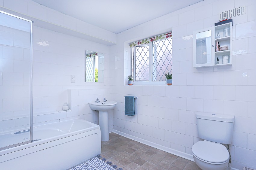 3bedroom detached house for sale in Danford Lane, Solihull