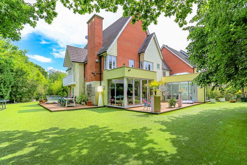 5bedroom detached house for sale in Woodshires Road, Solihull