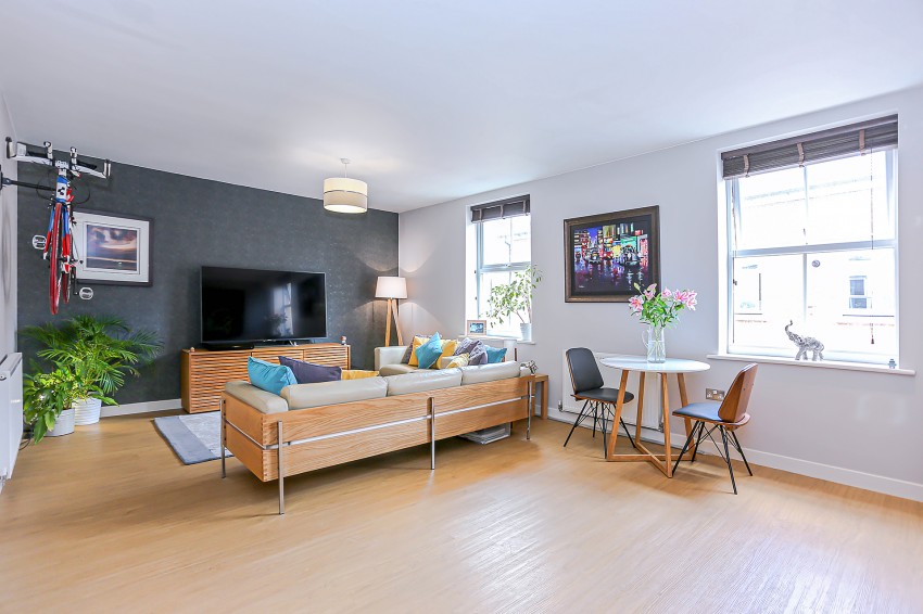 2bedroom apartment for sale in South Terrace, 214 Main Street, Dickens