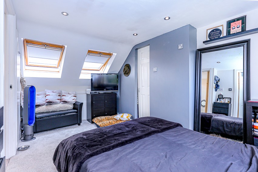 3bedroom link semidetached for sale in Valley Road, Solihull