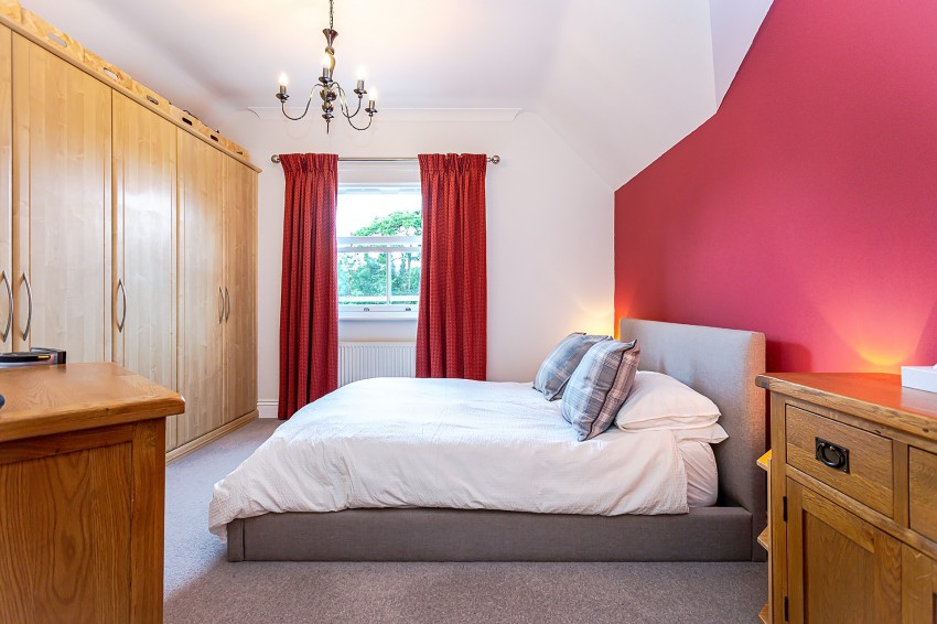 4bedroom link semidetached for sale in Malthouse Meadow, Hillfield