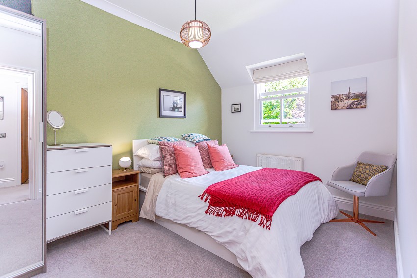 4bedroom link semidetached for sale in Malthouse Meadow, Hillfield