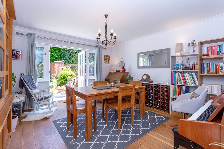 4bedroom link semidetached for sale in Malthouse Meadow, Hillfield