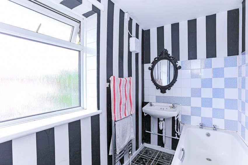 3bedroom semidetached house for sale in Arlescote Road, Solihull