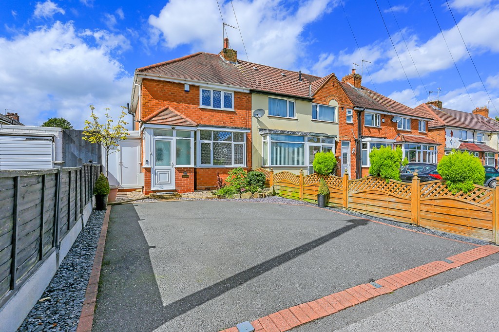 2bedroom town house for sale in Shalford Road, Solihull