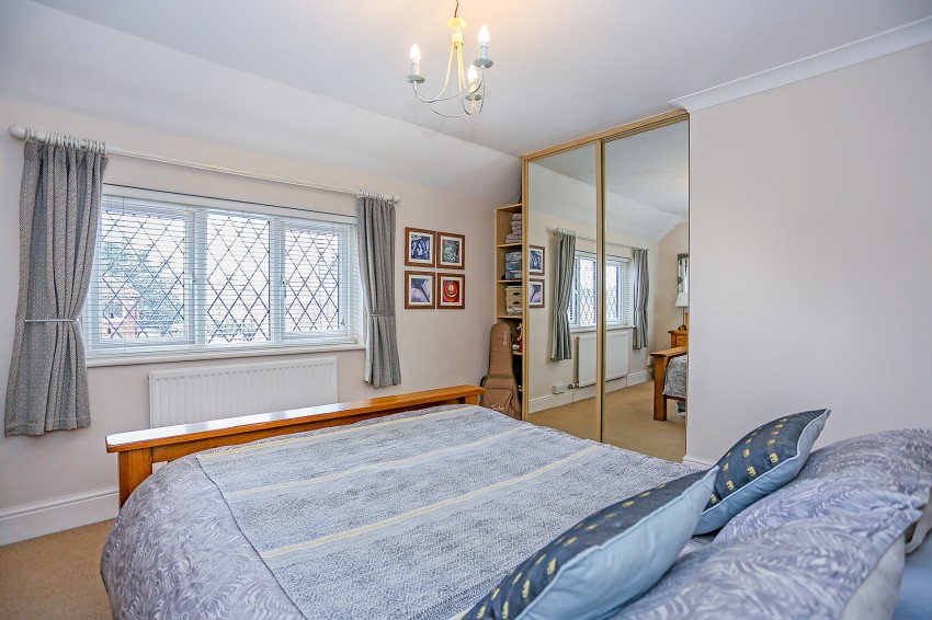 2bedroom town house for sale in Shalford Road, Solihull