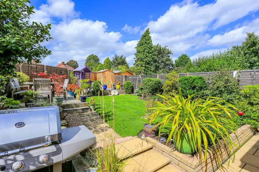 2bedroom town house for sale in Shalford Road, Solihull