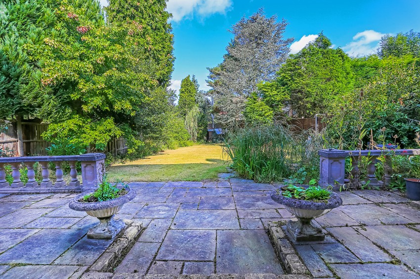 3bedroom detached house for sale in Bryanston Road, Solihull