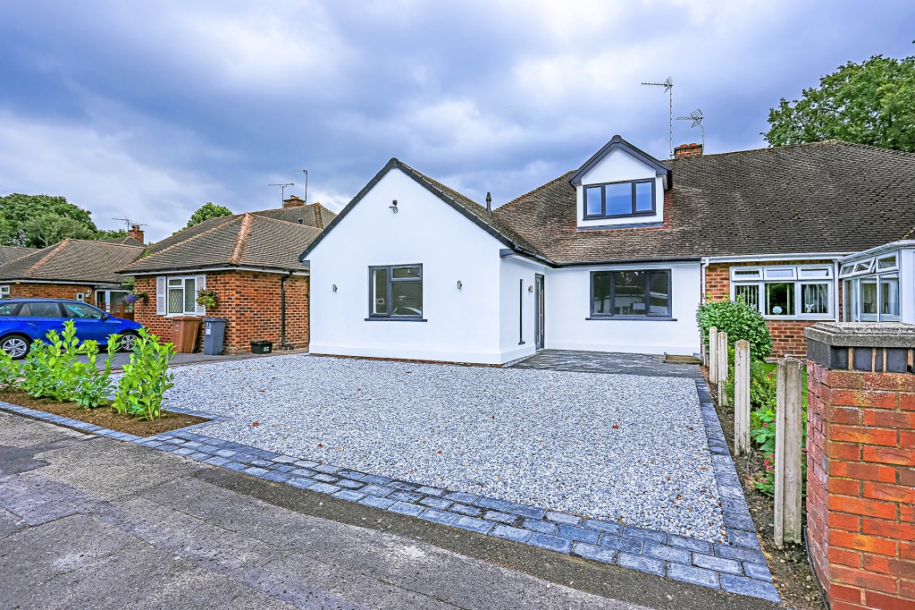 4bedroom bungalow for sale in Dovedale Avenue, Shirley, Solihull