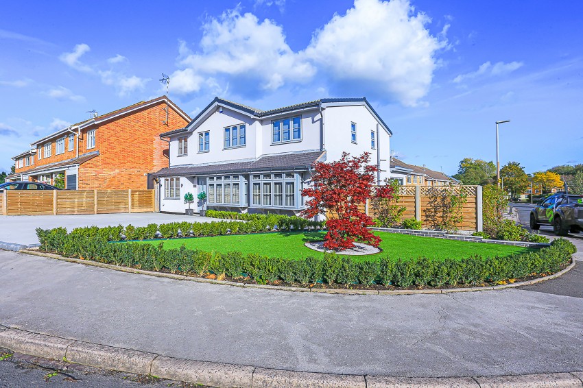 5bedroom detached house for sale in Ullenhall Road, Knowle, Solihull