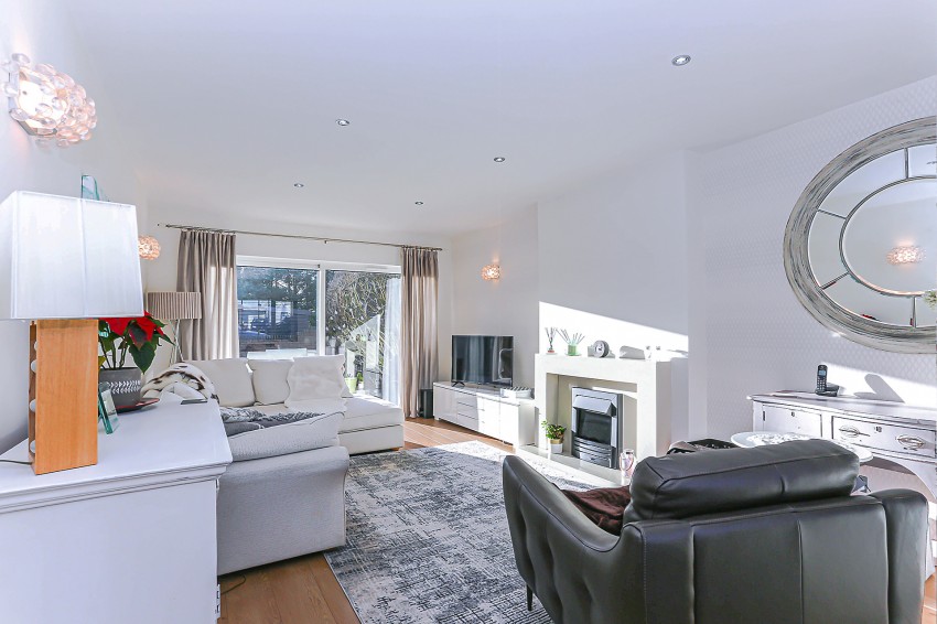 3bedroom detached house for sale in Elmdon Lane, Marston Green, Birmingham