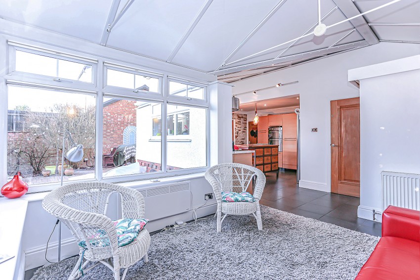 3bedroom detached house for sale in Elmdon Lane, Marston Green, Birmingham