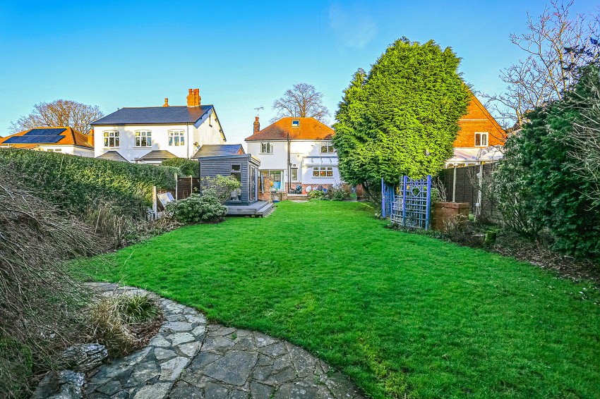 3bedroom detached house for sale in Elmdon Lane, Marston Green, Birmingham