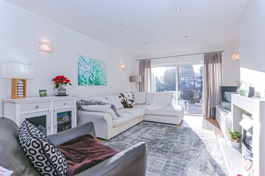 3bedroom detached house for sale in Elmdon Lane, Marston Green, Birmingham