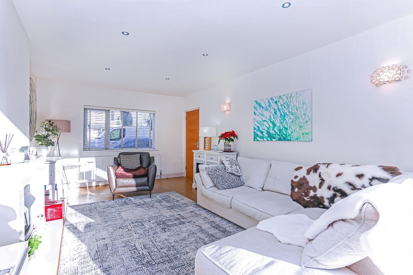 3bedroom detached house for sale in Elmdon Lane, Marston Green, Birmingham