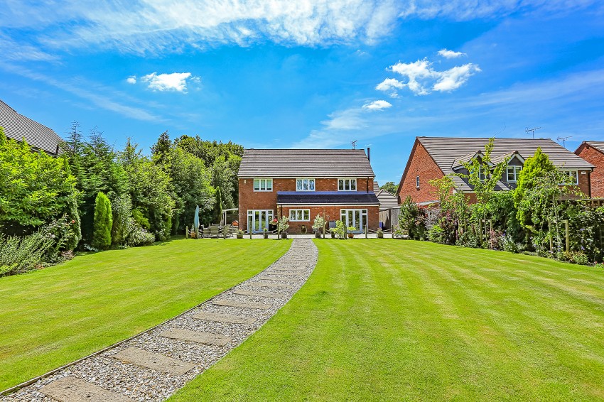 5bedroom detached house for sale in Norton Lane, Tidbury Green, Solihull