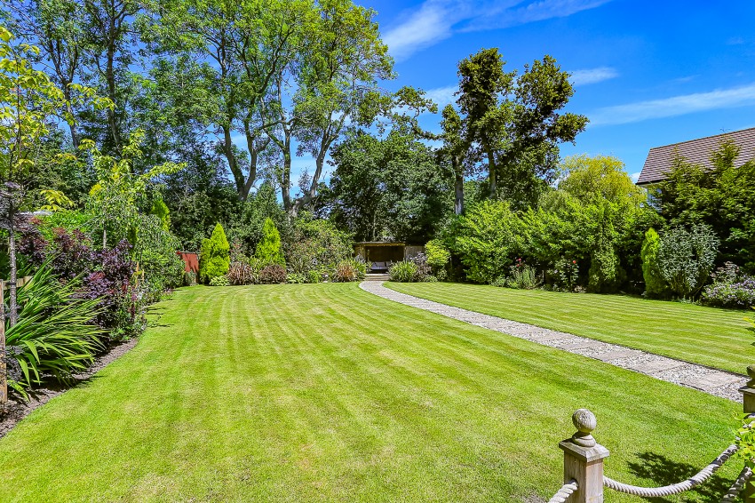 5bedroom detached house for sale in Norton Lane, Tidbury Green, Solihull