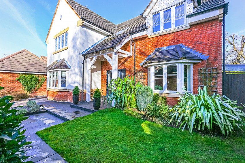 5bedroom detached house for sale in Norton Lane, Tidbury Green, Solihull