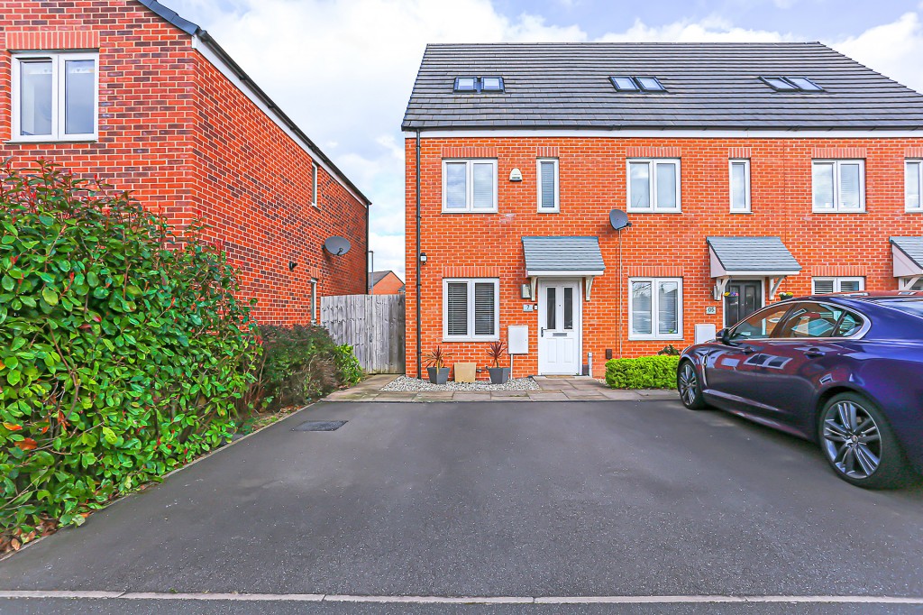 3bedroom town house for sale in Hatchford Brook Way, Birmingham