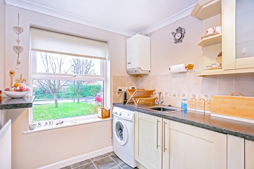 2bedroom town house for sale in Winster Avenue, Dorridge, Solihull