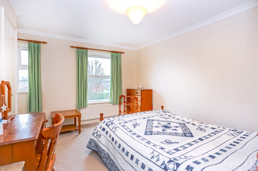 2bedroom town house for sale in Winster Avenue, Dorridge, Solihull