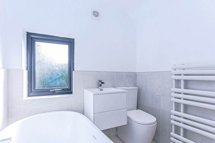 3bedroom detached house for sale in High Street, Solihull Lodge, Solihull