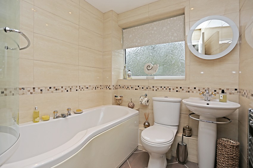 3bedroom town house for sale in Snowshill Drive, Cheswick Green, Solihull