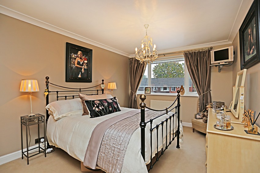 3bedroom town house for sale in Snowshill Drive, Cheswick Green, Solihull