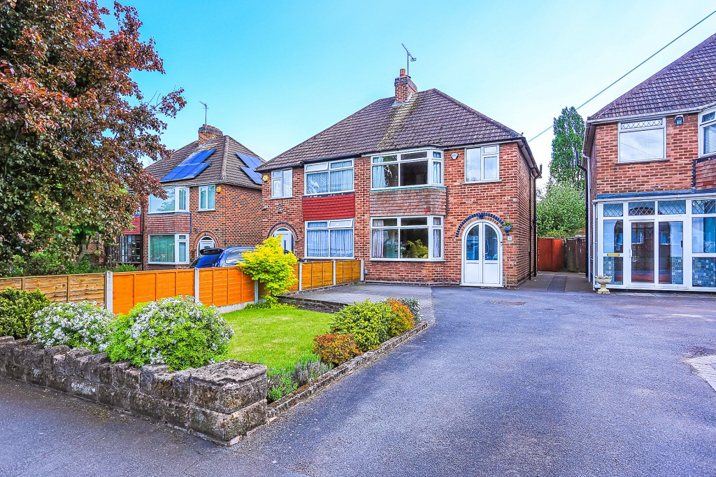 3bedroom semidetached house for sale in Barn Lane, Solihull