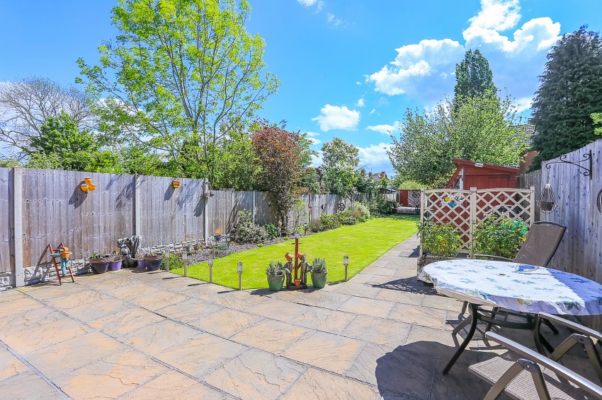 3bedroom semidetached house for sale in Barn Lane, Solihull