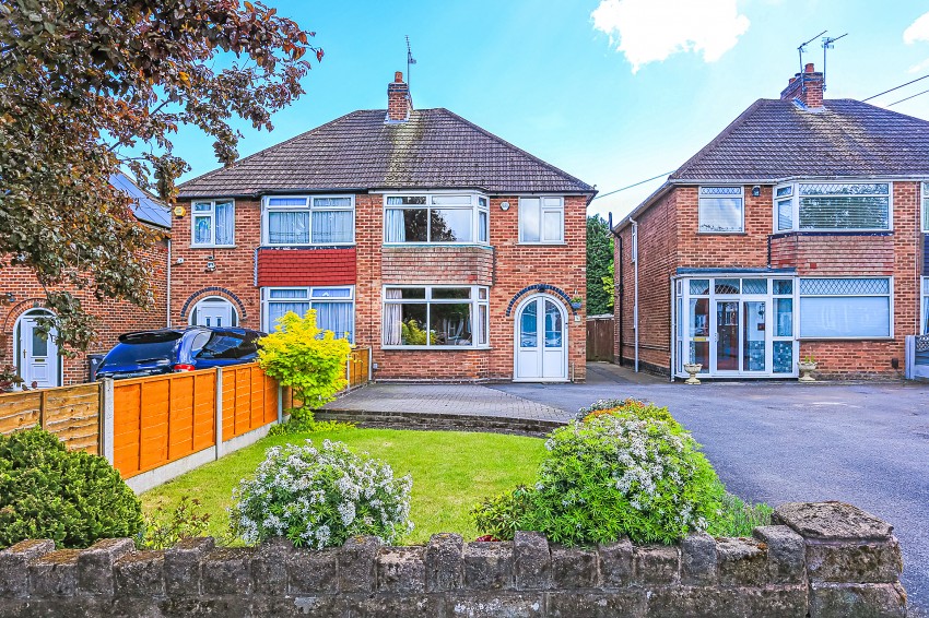 3bedroom semidetached house for sale in Barn Lane, Solihull