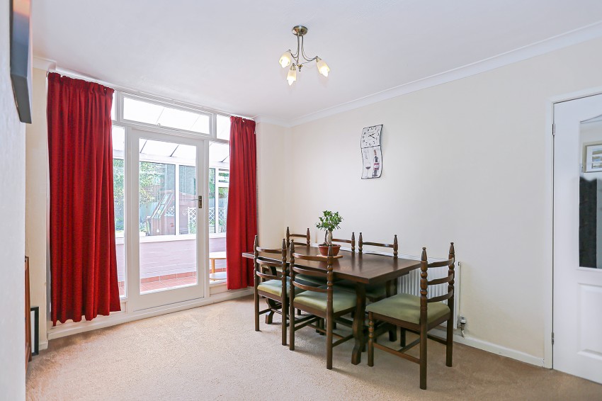 3bedroom semidetached house for sale in Barn Lane, Solihull