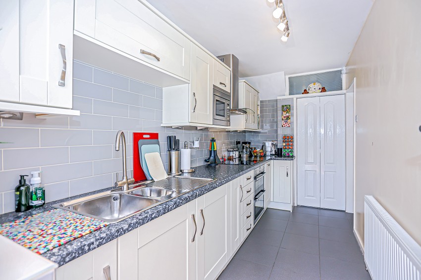 3bedroom semidetached house for sale in Barn Lane, Solihull
