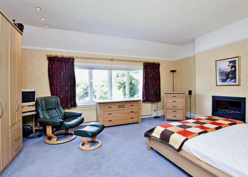 6bedroom detached house for sale in Warwick Road, Solihull