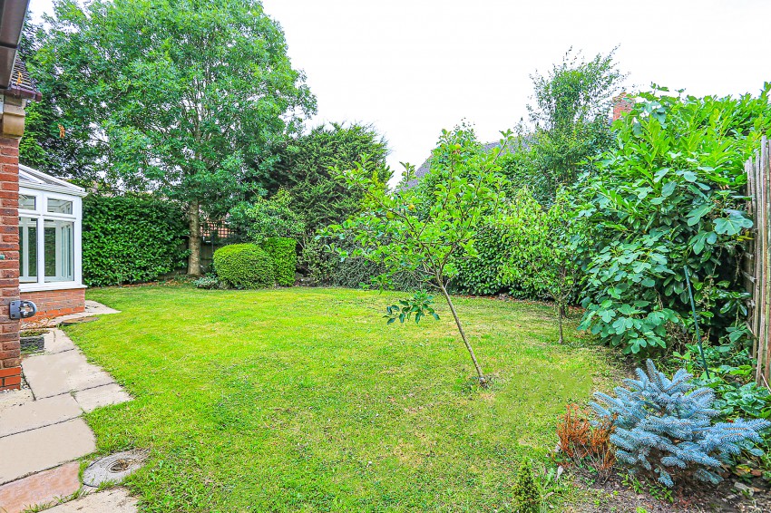 6bedroom detached house for sale in Kiln Lane, Shirley, Solihull