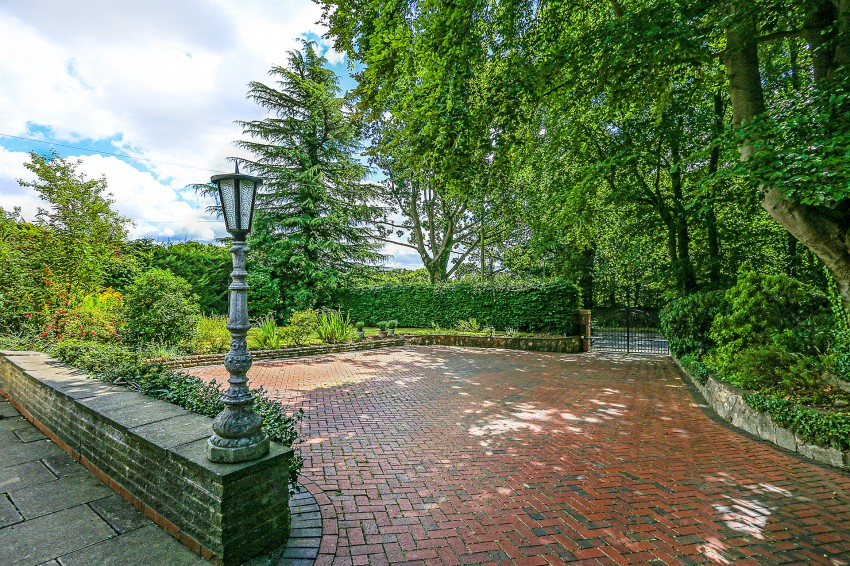 5bedroom detached house for sale in Hampton Lane, Solihull