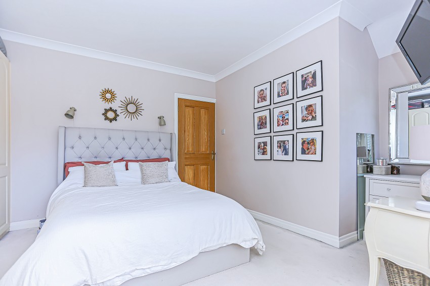 2bedroom semidetached house for sale in Barn Lane, Solihull